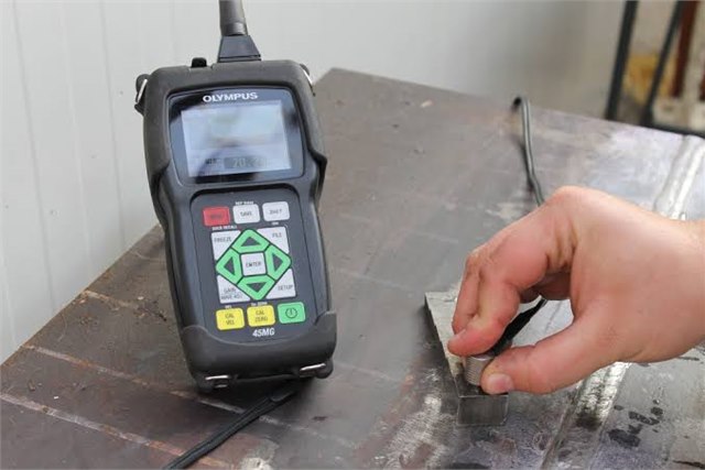 Wall thickness measurement with a gauge